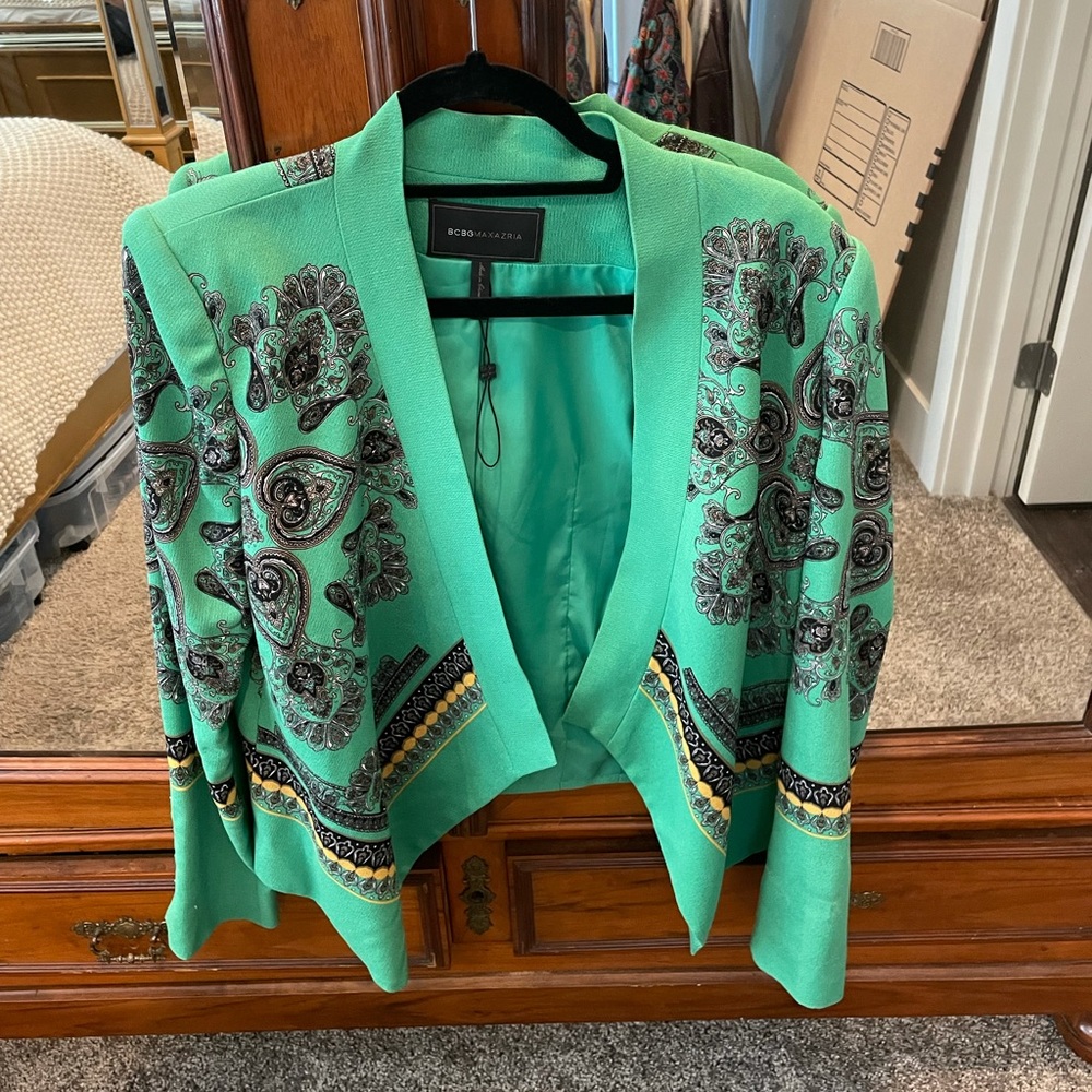 BCBG MaxAzria like new blazer